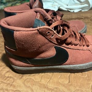 Nike High-Top Sneakers in Brick Red and Black